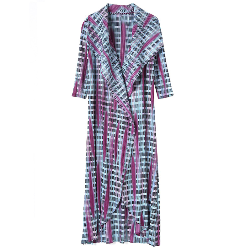 (131) Women's coat, long style, autumn wear, women's wear, three-bed lapel, slimming, pleated striped plaid