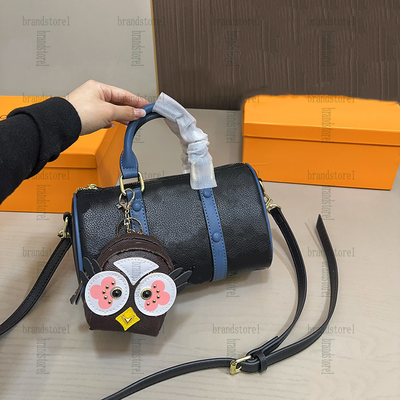 Top Designer Mini Nano 16cm Shoulder Bag For Women In Leather With Small Backpack Pendant Purse Embossed Tote 20cm