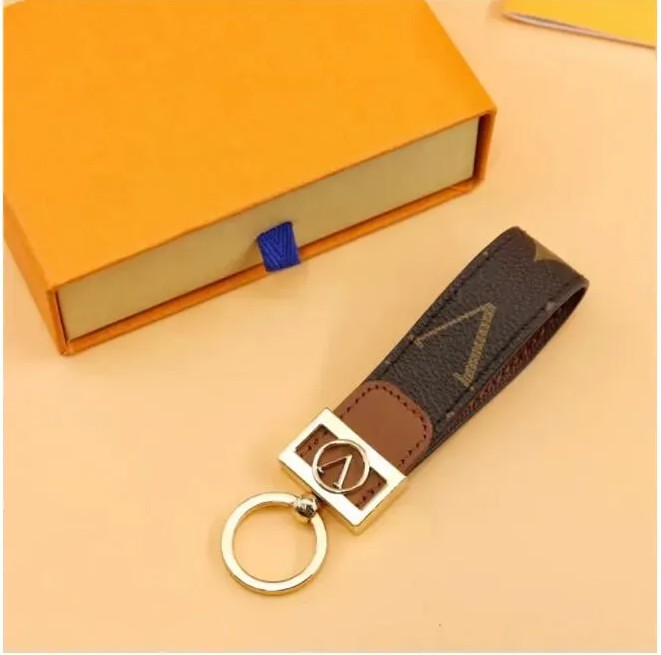 Luxury designers Keychain Car Key chain Solid color monogrammed Keychains Genuine leather metallic design Men Women Bag Pendant Accessories with-image-917717245