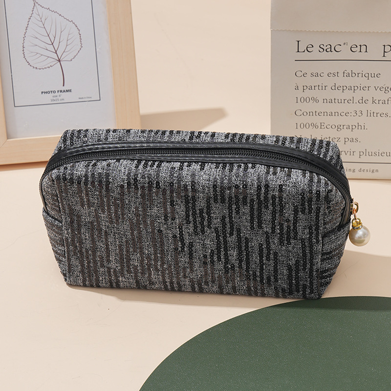 B236M Embroidered sequins large capacity ins style cosmetic bag high value cute portable storage bag toiletry bag