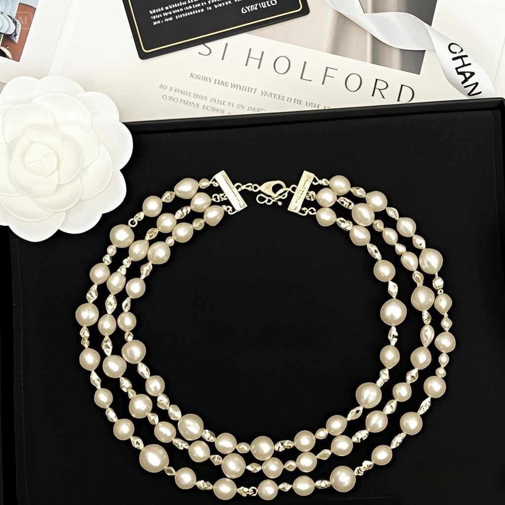 250606-1 Luxury necklace for women, master quality light pink mother of pearl, V gold ten flowers, comes with a perfect gift box