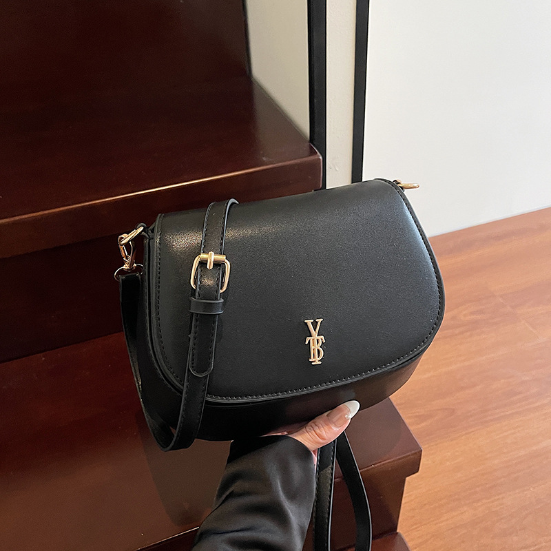 2025 new Solid-color versatile commuting half-moon saddle handbag simple pu leather women's armpit single-shoulder crossbody bag