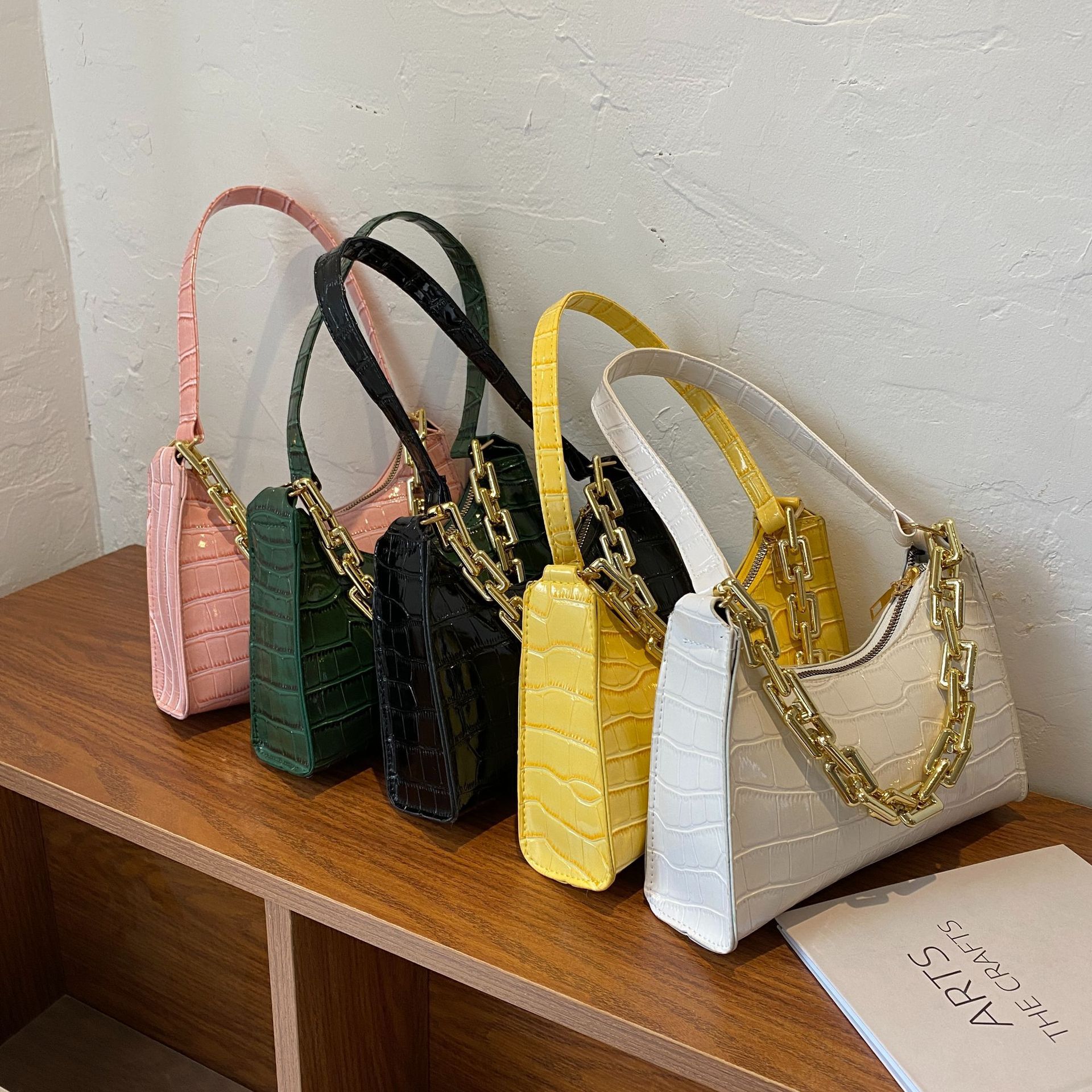 New Style Premium Trendy Chain Handbag Versatile Solid Color Simple Pattern Women's Bag High-end Elegant Single Shoulder Ladies' Bag Ne