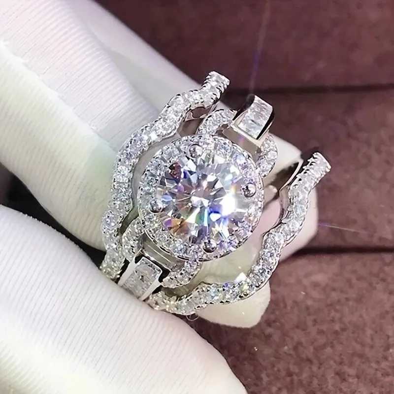 Couleur argentée de la mode exquise incrustée de bagues de fiançailles en zircon blanc luxe allégant anneaux de mariage ensembles bijoux W250609