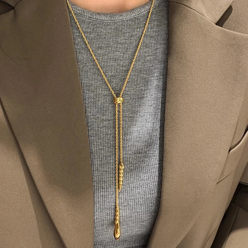 Collier de tons de pâte frite longue des longs français pour niche de niche de mode haut de gamme Banquet de mode vintage chaîne de pulls pendent