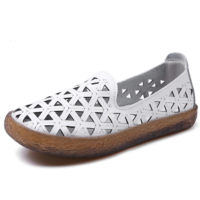 Fashion casual summer leather women flat light summer breathable sandals spring plus size womens leather shoes 250603