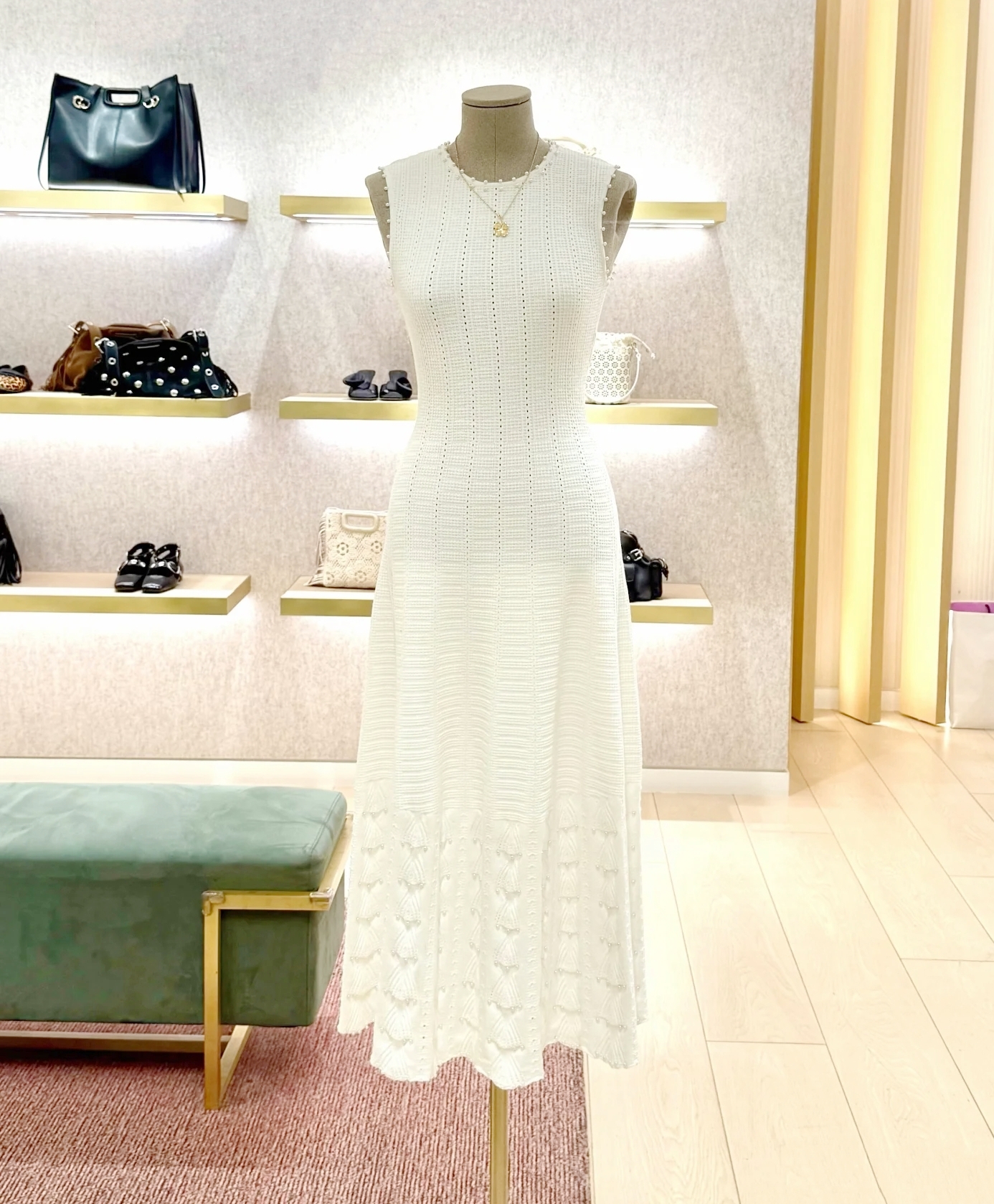Femme haute taille mince couleur solide robe mi-longueur décoration perle o cou sans manches de manchette a-line robe tricot 2025 été