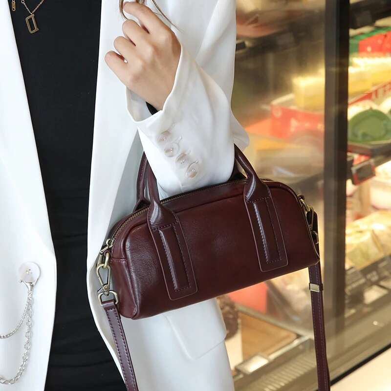 Sacs de créateurs 2025 Femmes Natural Vow Vérineuse Sac à bandoulière en cuir Femme Sac à main de mode Feme