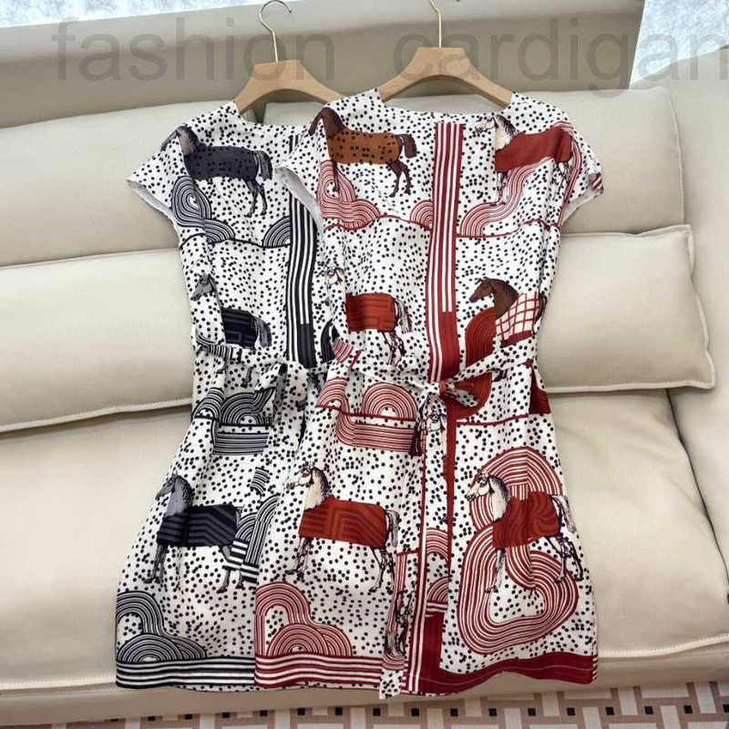 Robes décontractées de base Designer French Style Summer NOUVEAU TWILL SILK Positionnement Imprimé simple Généreux Tempérament polyvalent lâche R