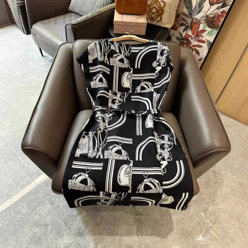 Basic Amp Robes décontractées Designer français haut de gamme été nouveau style positionnement imprimé sensation de soie coupe cintrée robe génér