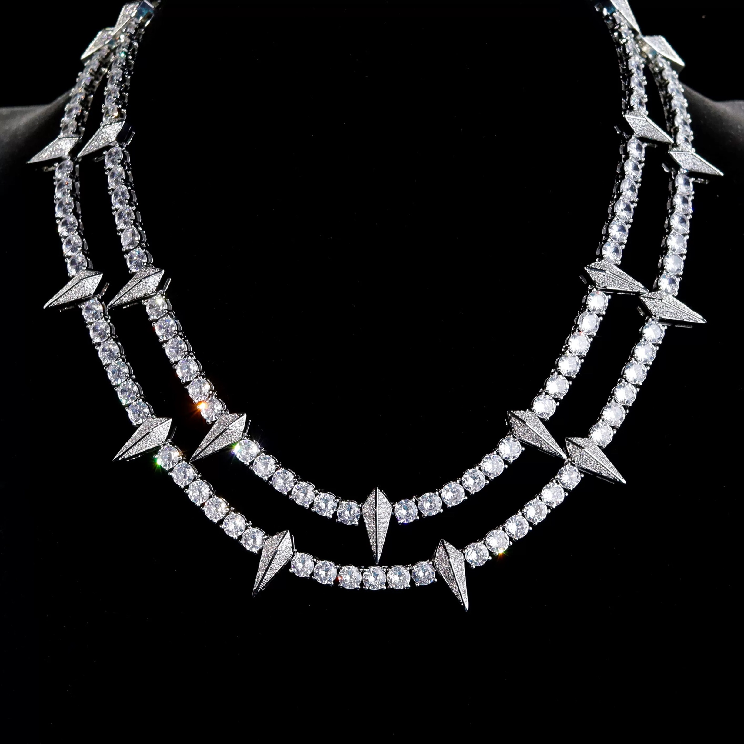 Marvel co-marquée avec Black Panther dans le même collier de dents de dents Rivetluxury Fashion Designer Unisexe 2025 empilé Hip Hop