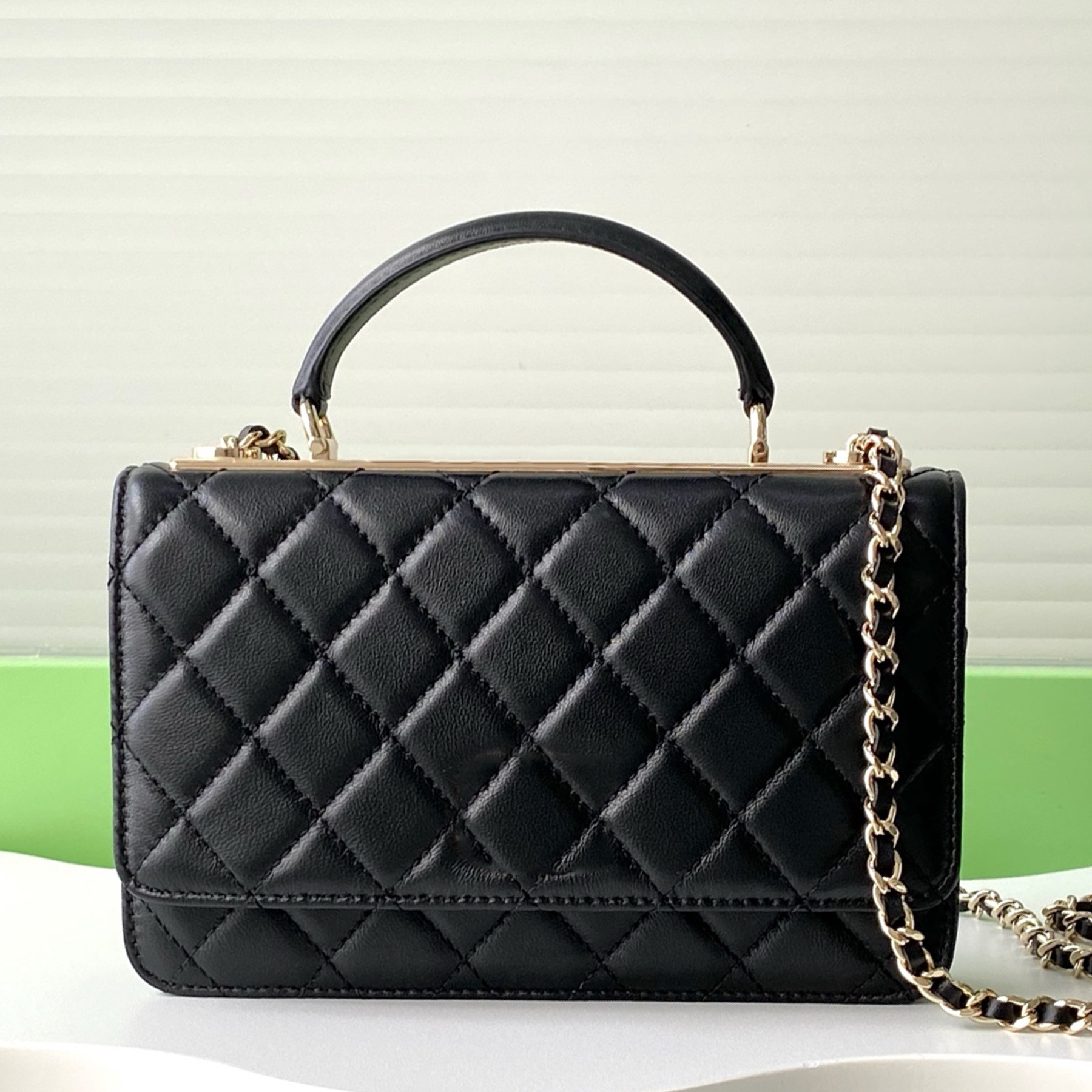 Top Quality 10A Flap Bag With Top Handle Luxury Designer Soft Lambskin Golden Hardware Shoulder Bag Chain Zipper Pocket Crossbody Bag Women Casual S