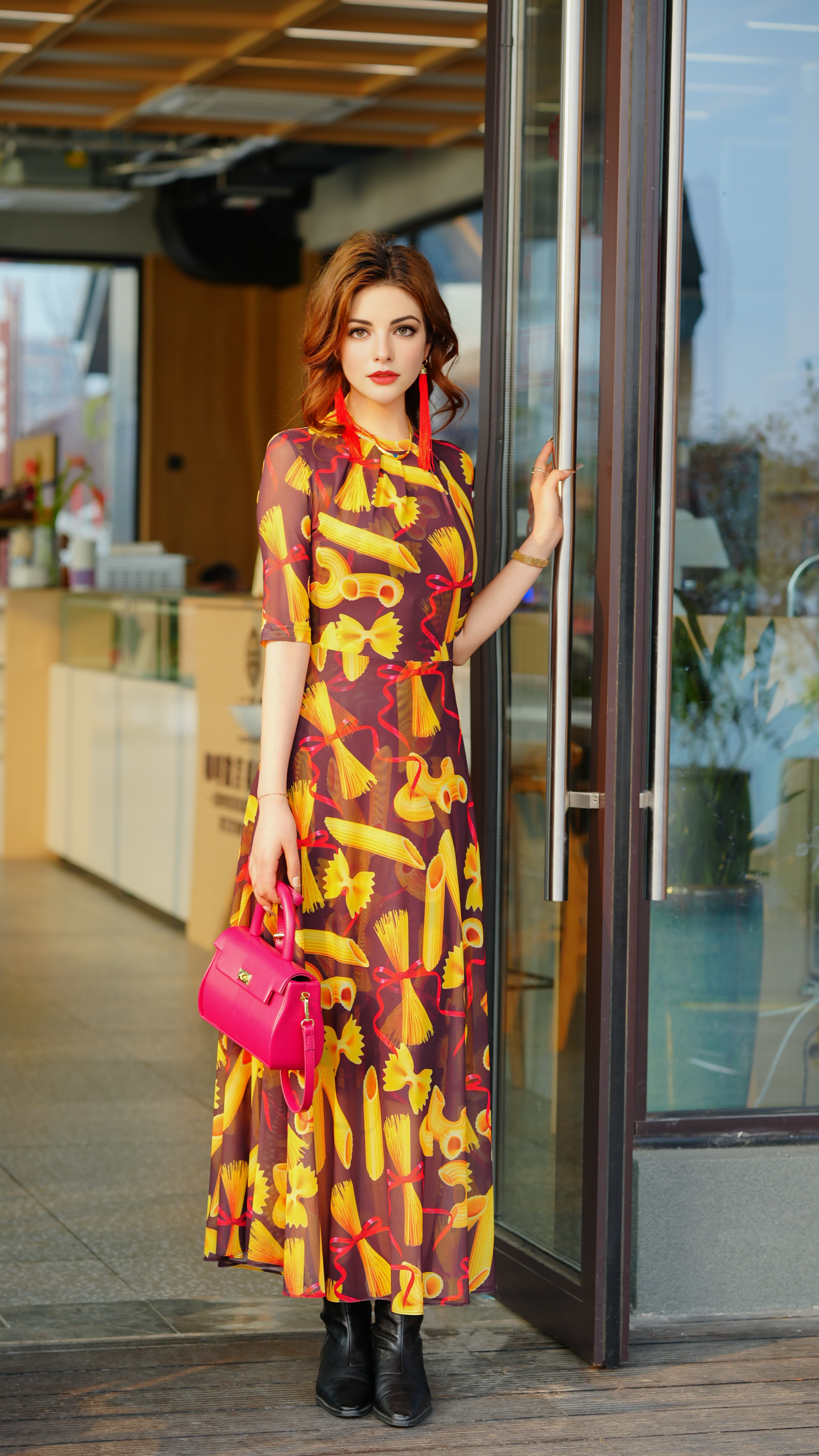 HZHJ nouvelle robe spaghetti de créateur originale avec manches mi-longues et ensemble haut de piste de luxe léger et floral.Les femmes de
