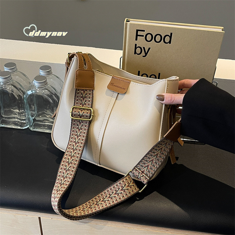 2024 Spring Summer High-Quality Commuter Large Capacity for Women New Fashion Travel Crossbody Shoulder Bag ddmynov