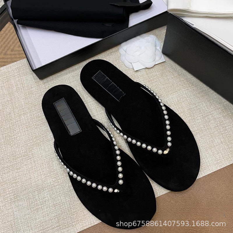 Designer sandals summer new black clip toe flip flops for women wearing velvet casual beach flat slippers, diamond buckle flat slippers, free shippi