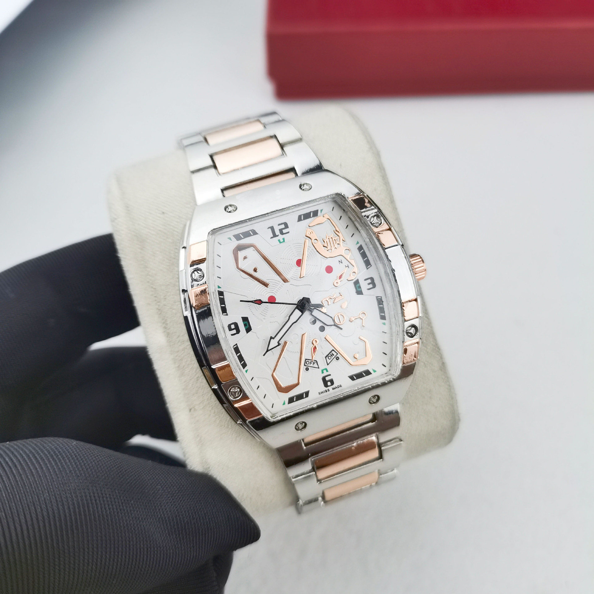 Great quality men Designer WristWatches aaa with box male Luxury Dial 42mm quartz Watchs no629