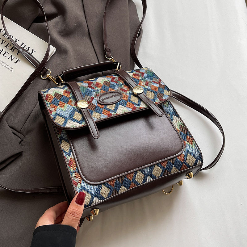 Designer Women Bag Shoulder Bag 2025 New Tide Diamond Pattern Backpack Fashion Retro Crossbody Bag Female Netred Explosion Shoulder Handbag
