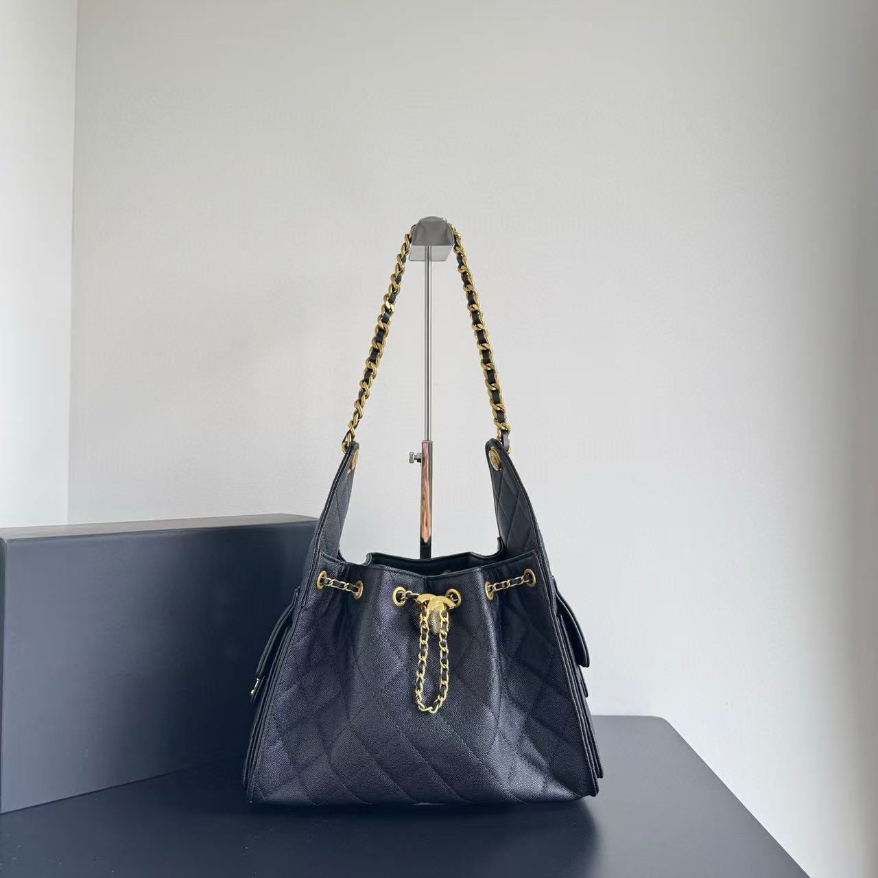 designer adjustable chain large-capacity bucket rhombic checkered genuine leather crossbody bags single-shoulder bag 2025 new trend d8c