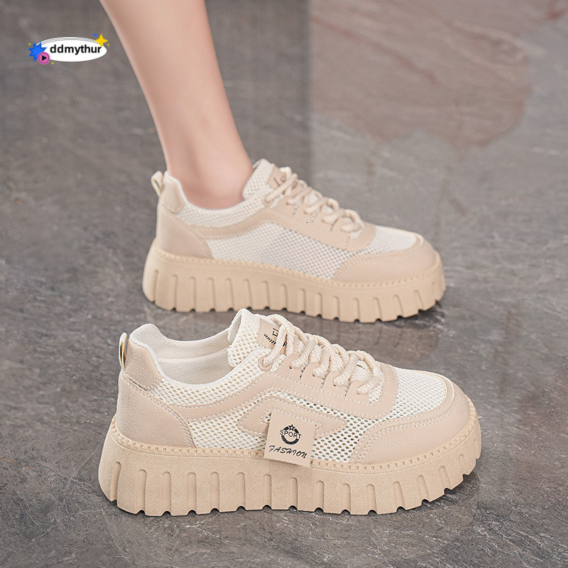 Été femmes nouveau respirant maille creuse Style coréen polyvalent à semelles épaisses blanc baskets sport décontracté conseil chaussures à la mo