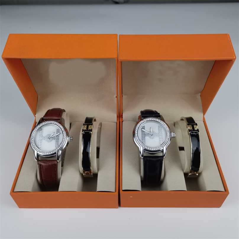 Montres de concepteurs de bracelet de haute qualité ensemble en deux pièces avec boîte de quartz de ceinture pour femmes {catégorie}