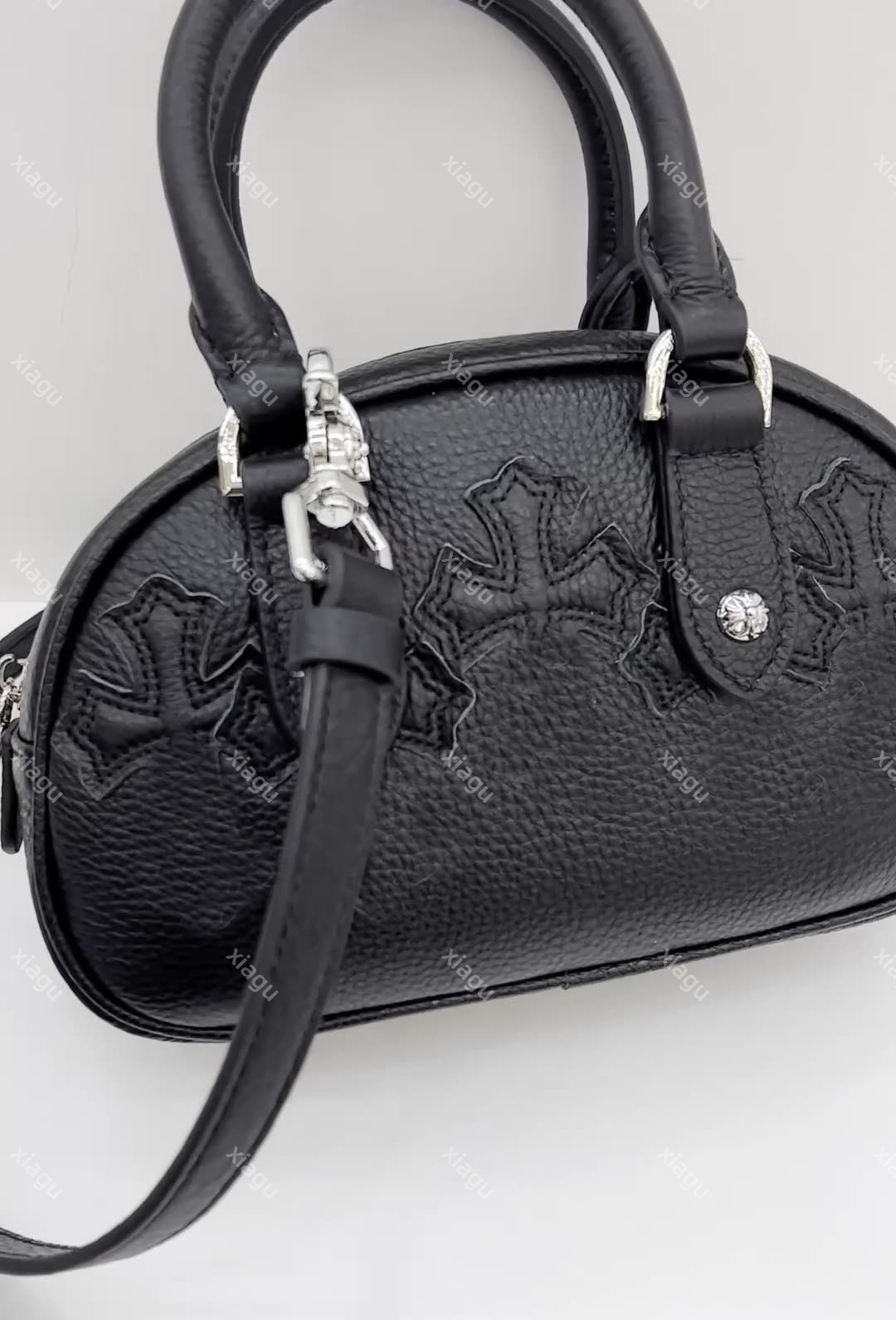 Sacs de créateurs Sac de bowling en cuir authentique pour femmes Unique Small-Design épaule à bandoulière Niche à la mode