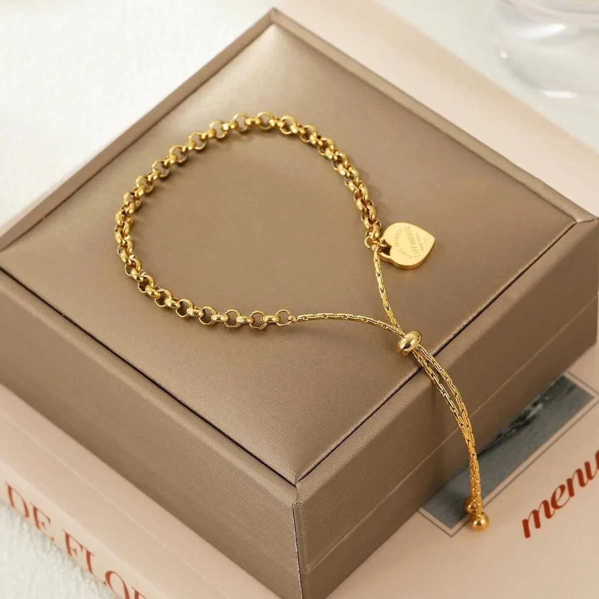 Bracelet en acier inoxydable 316L Bracelet de cœur Pull Titane en acier en acier Bracelet Bracelet Bracelets réglables XJ250611