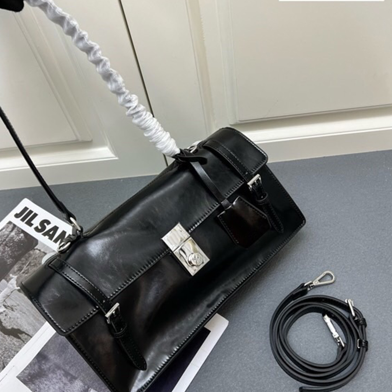 BagsTop quality Oil wax cowhide shoulder bag with a niche and high-end feel large capacity handheld armpit bag black color women's bag