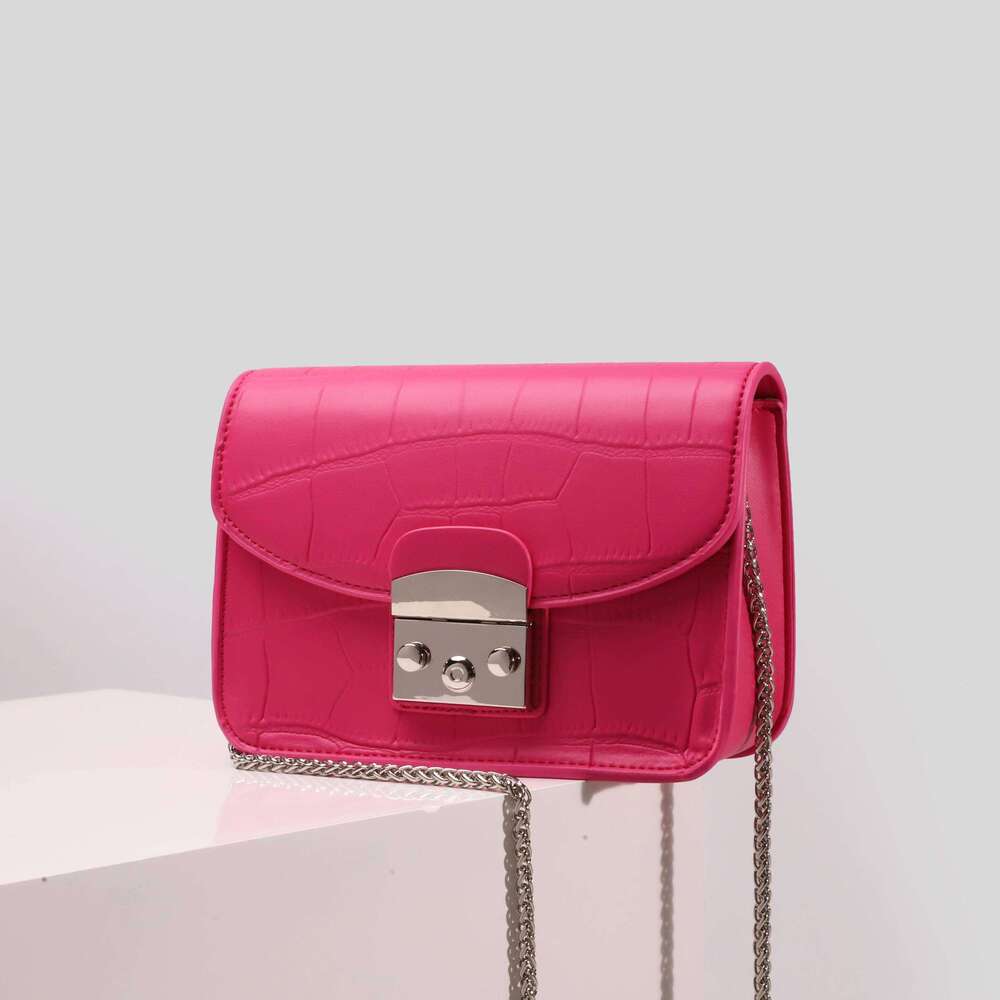 Women s New Solid Color Chain Square Crocodile Pattern Small Crossbody Versatile High Quality Commuter Bag