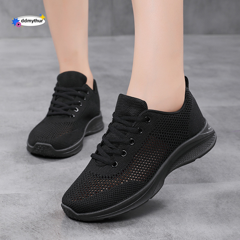 Women's Running Lightweight Soft Sole Mesh Sports 2024 New Summer Breathable Versatile Black Work Shoes ddmythur