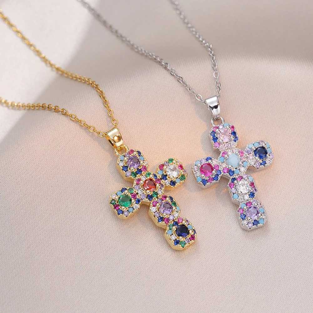 Mode Colliers de pendentif en zircon coloré pour femmes pour les filles en acier inoxydable et bijoux accessoires cadeaux W250612