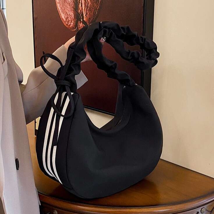 Korean Solid Color Dumpling For Women, Crossbody With Unique Design, Niche Trendy Brand, Casual Lazy Style Three Stripes Cloud Bag