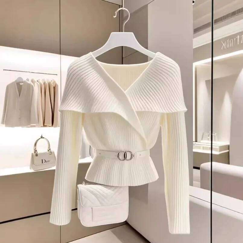 V-Neck Knitted For Women 2024 Winter New Style High End Design,Slimming Soft Sticky White Sweater pullover w1106