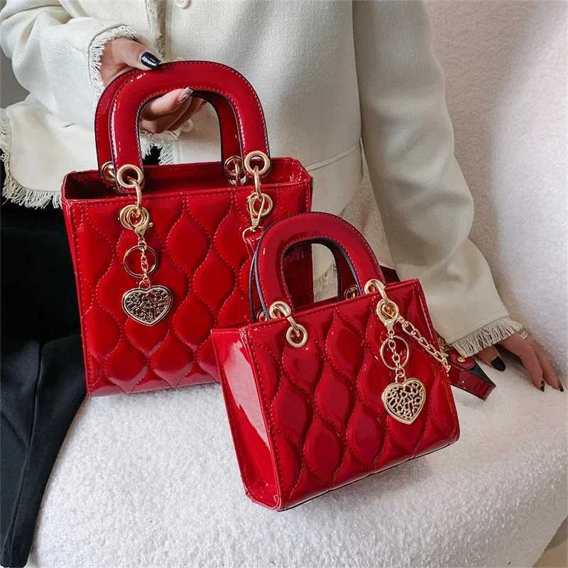 Lacquer leather shiny surface Daifei bag womens bag diamond grid embroidered thread handbag chain fashionable single shoulder Z250612