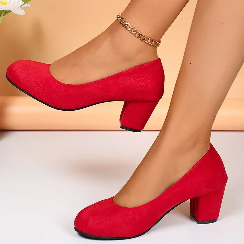 Suede Shoes peu profondes Chaussures rétro Mid Heels Pumps Fashion Tendance Automne Chaussures Robe de marche Chaussures Mesdames 250612
