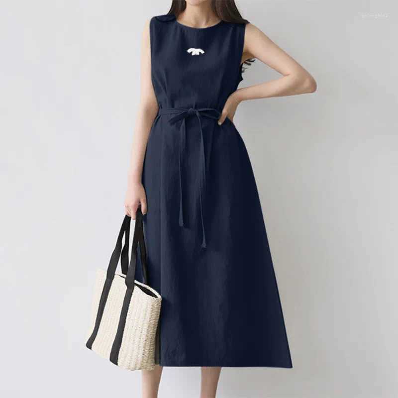 Designer Robes décontractées d'été femmes mode lâches sans manches rondes couleurs de couleur solide coton et ceinture de lin long grande taille