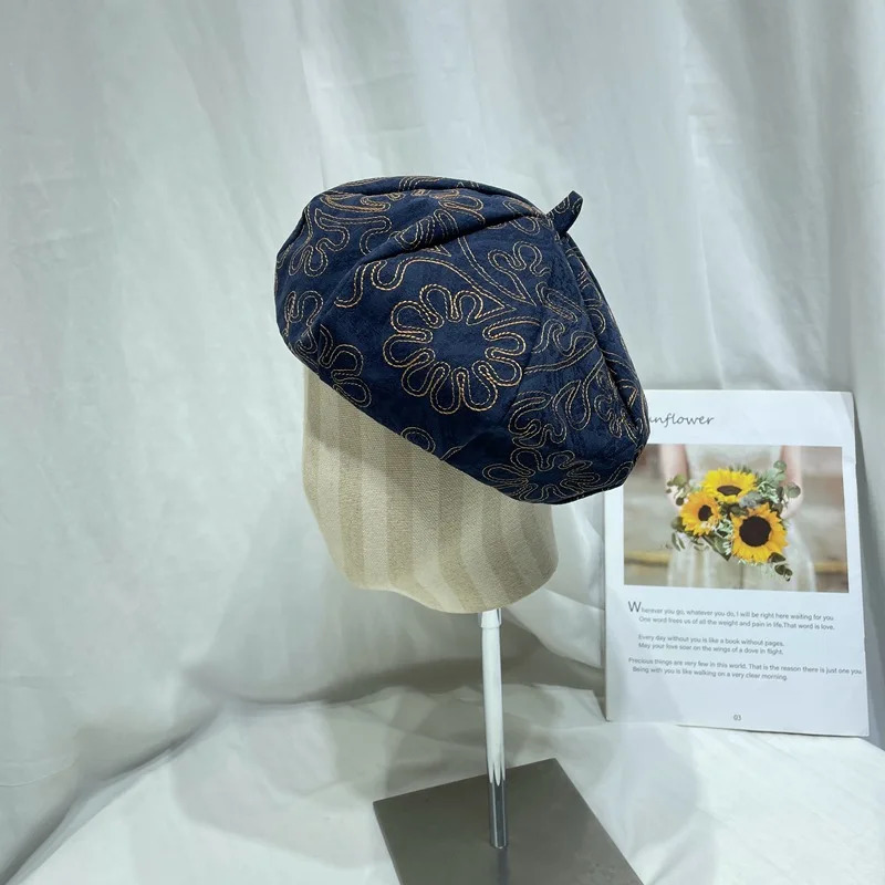Niche Contrasting Colors Flower Embroidery Beret Womens Spring and Summer Retro Literary Trend Dome Octagonal Painter Hat 250612