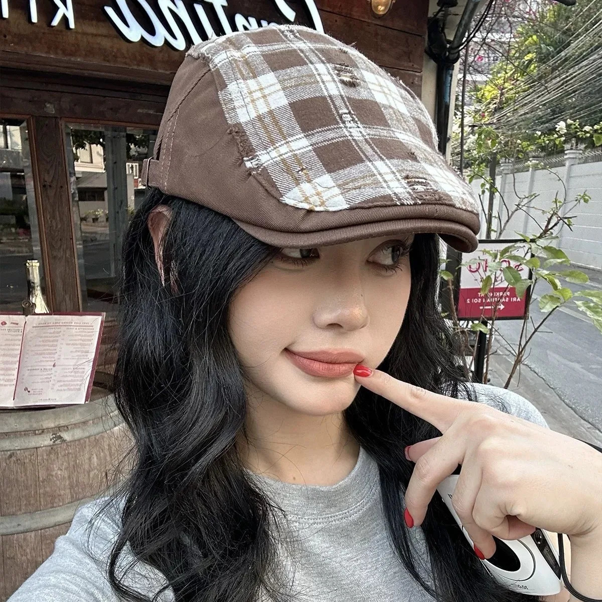 Retro perforated checkered beret for women style for spring and summer leisure artists hat for shopping dads hat 250612