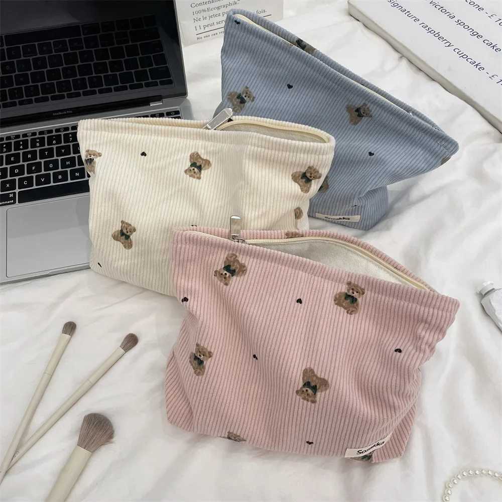 Mignon de dessin animé ours femmes en velours côtelé sacs cosmétiques portables dames pochette sac à lèvres maquilleur