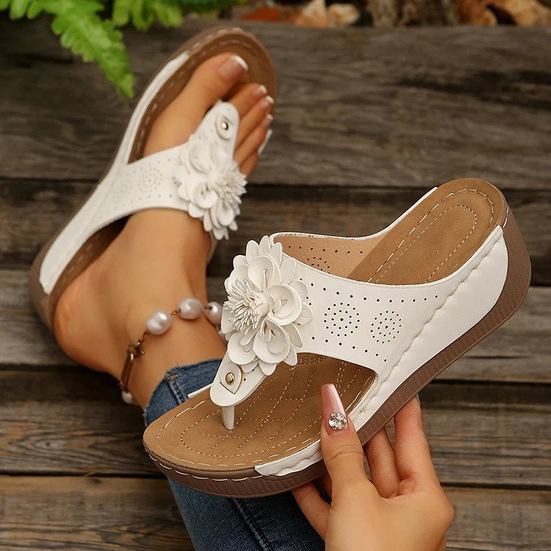 2025 Vintage Flowers Wedges Slippers Women Summer Lightweight Platform Flip Fops Woman Clip Toe Thick Sole Sandals Plus Size 250612