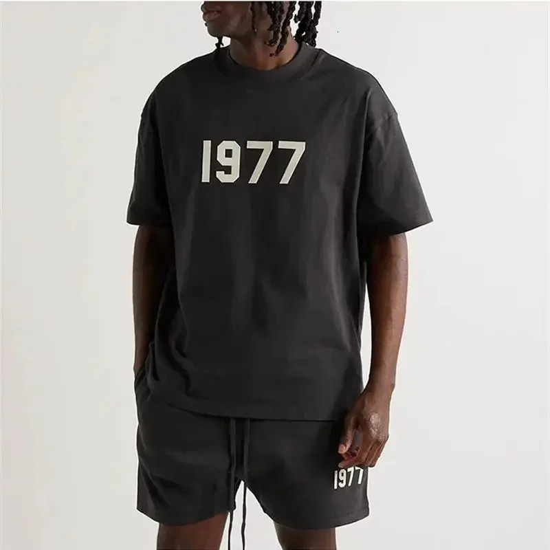 Trend 1977 Digital Printing Mens and Womens Crew Neck Short-sleeved T-shirt Couples Summer American Trendy 250612
