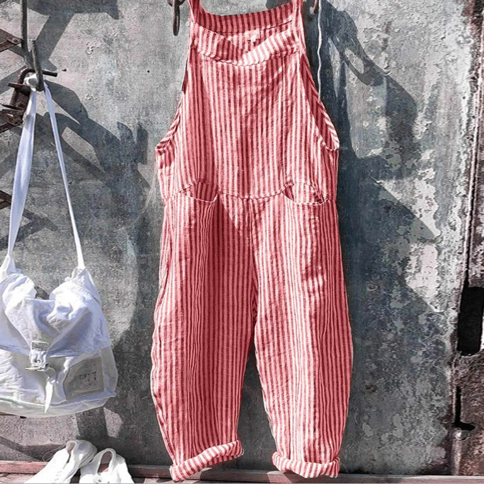 Vintage à sauts en combinaison Pantalage de cargaison pour femmes pantalons larges à jambes larges multiples ethniques sans manches occasionnelle