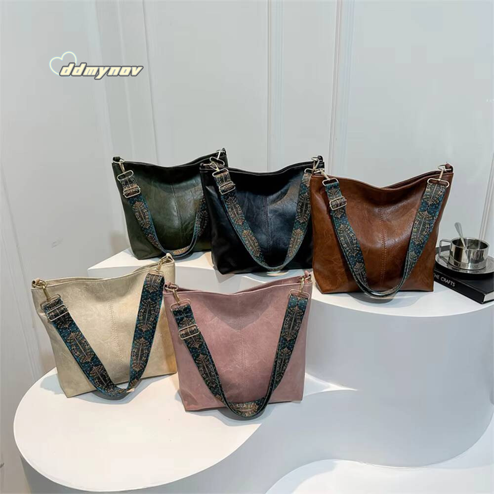 Couleur solide rétro pour femmes PU de grande capacité Bag à forte épaule à la mode, adapté aux déplacements quotidiens des filles -zmt ddmynov