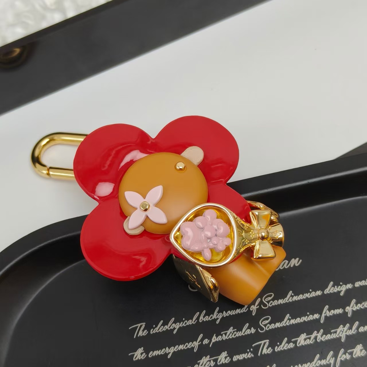 designer keychain women V Letters designers keychain wallet top llavero Car Key Chain men Buckle jewelry flower lock Keyring Keychains Lanyards with