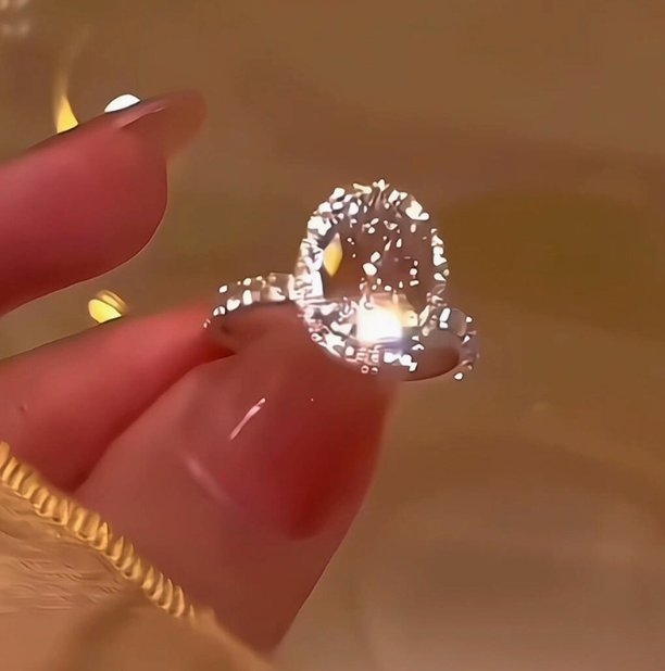 Choucong Sparkling Gorgeous Luxury Jewelry Genuine 100% 925 Sterling Silver Oval Cut White Moissanite Diamond Party Women Wedding Bride Ring For Lov
