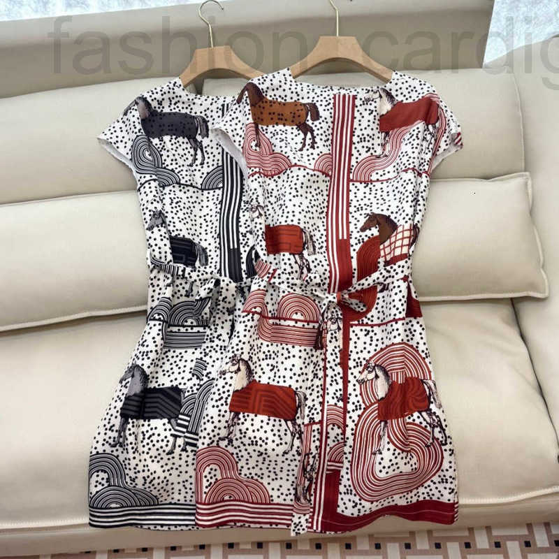 Robes High_end décontractées de base Femme Summer Nouveau Silk Twill Positionnement Imprimé généreux Tempérament polyvalent lâche Robe de jupe mé