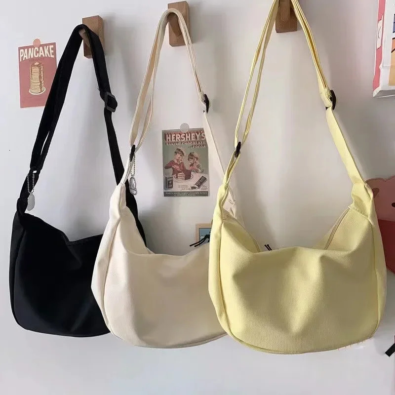 Sacs à bandouliers Femmes Solide Harajuku All-Match Simple Multifonction Sacs de grande capacité Sacs de bodal pour femmes Purse 250614