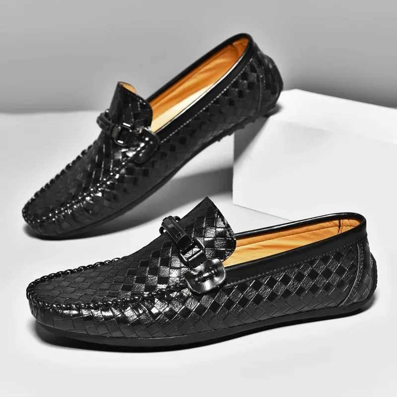 Leather Men Shoes Slip Breathable Men Casual Shoes Luxury Brand Mens Loafers Lightweight Men Driving Shoes Mens ShoesXJ250827