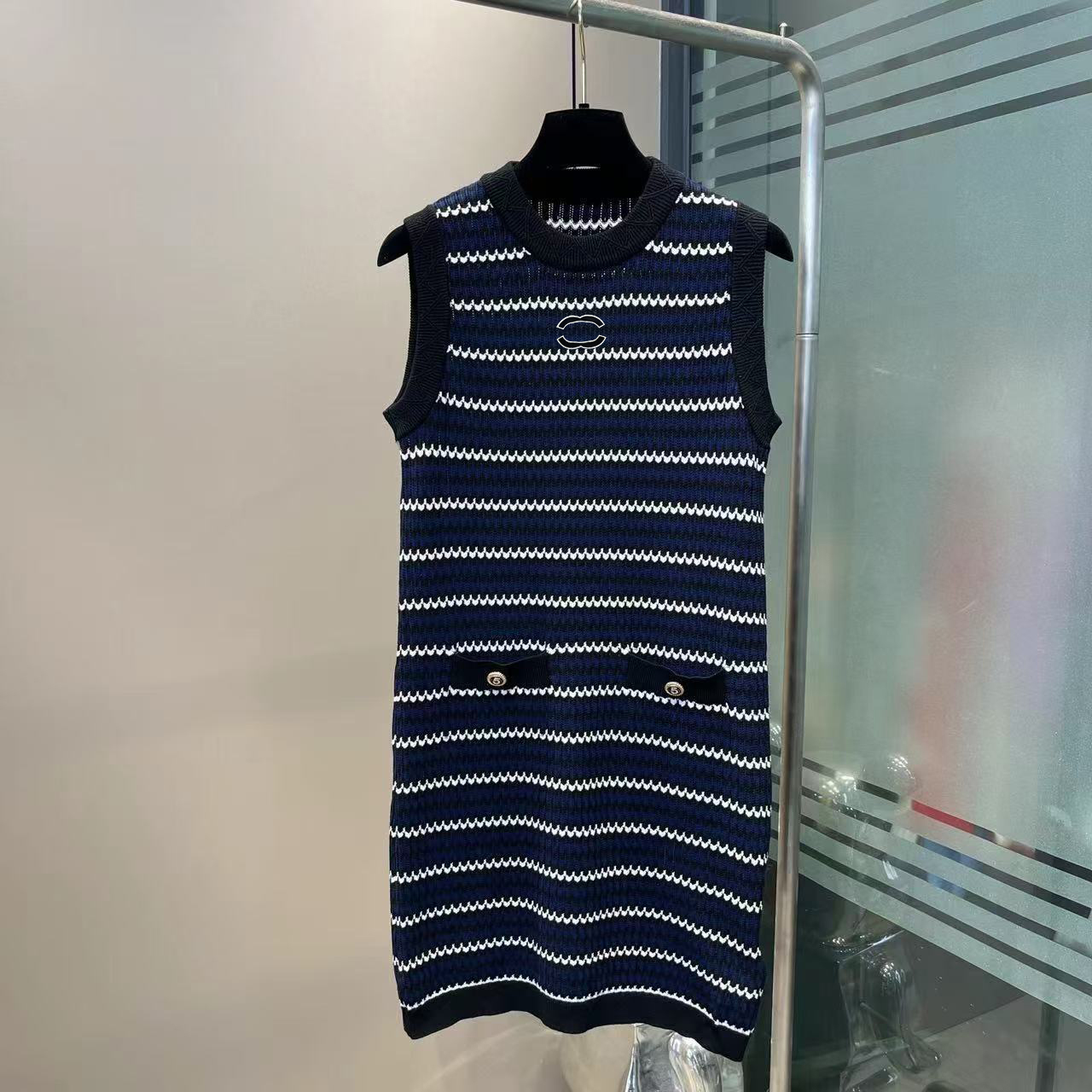 Designer Robes décontractées Femmes Contraste à rayures Sans manches couchées Summer Summer NOUVEAU TUBE STRIEUX LOBTE