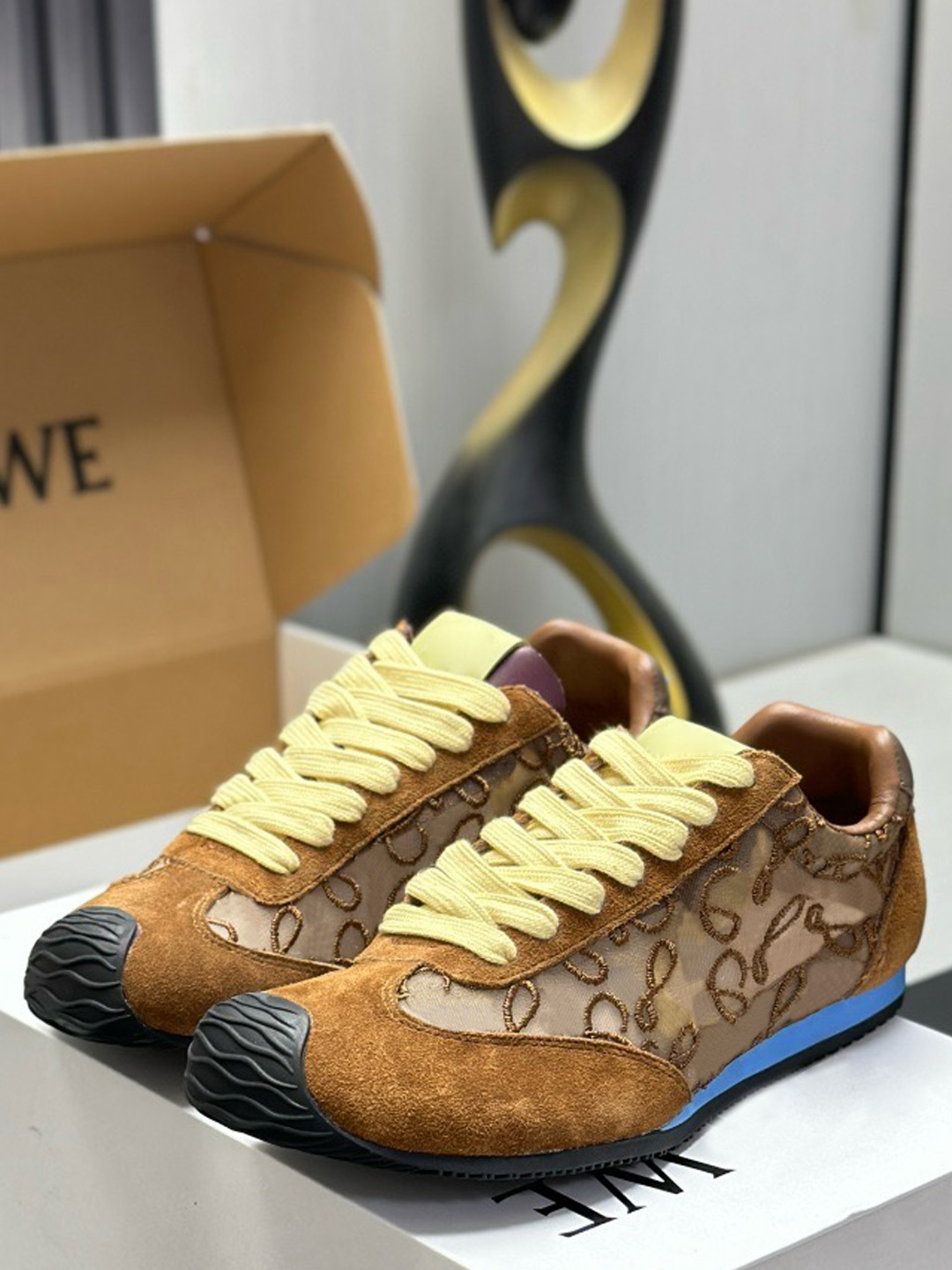 Flow Runner 2.0 Sneakers Men and Women Lace Sneakers Couples Nouvelles Version Sneakers Meshes Nouvelles couleurs Rétro Chaussures de course Snea