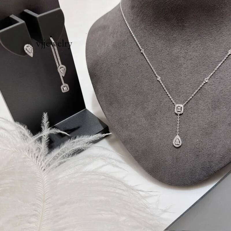 Collier de créateur Collier de coeur diamant Femmes Gold Valentin Day Daily Wear Accessory Gift for Office Business Party Bijoux